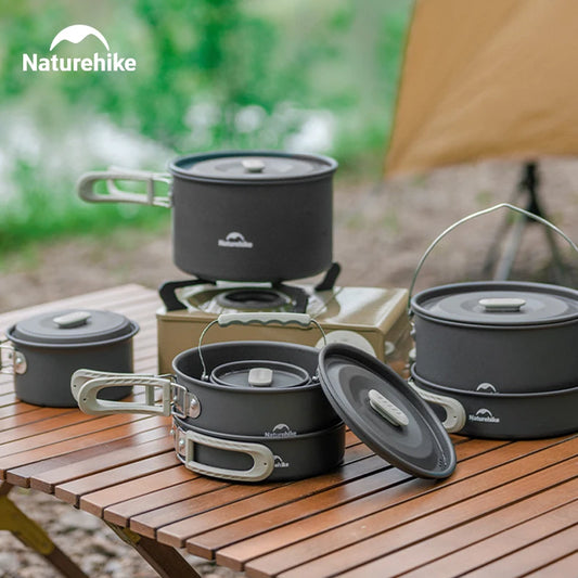 Kits batterie de cuisine pour Bivouac ou Camping en aluminium, idéal pour votre randonnées.