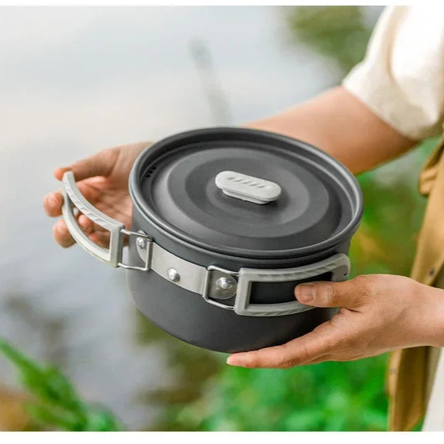 Kits batterie de cuisine pour Bivouac ou Camping en aluminium, idéal pour votre randonnées. poignées rabattables