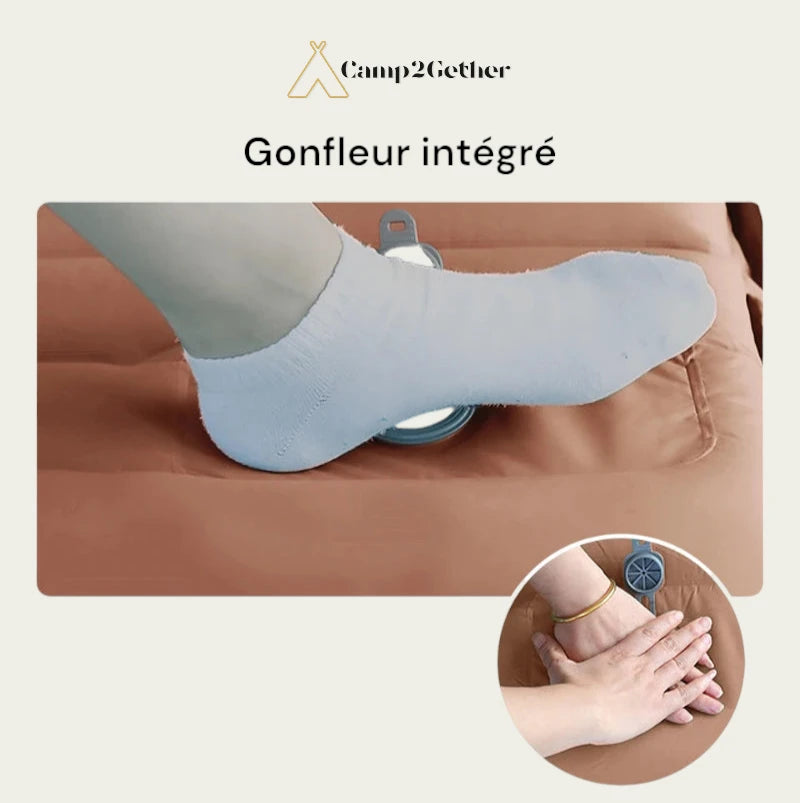 Matelas_gonflable_camping_ou_bivouac_en_randonnee_gonfleur_a_pied_integre